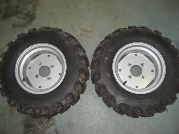 LIKE NEW Rear Ag Tires & Rims for Honda RT5000, H5013, or H5518 Tractor